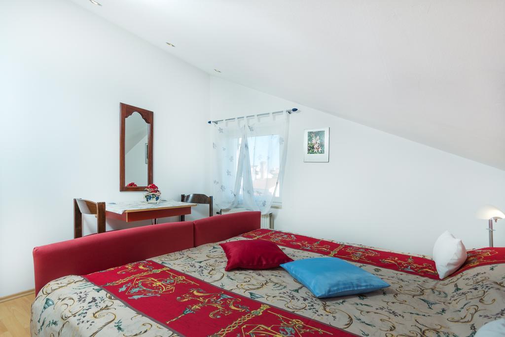 Apartments Villa-Passat Porec Bagian luar foto