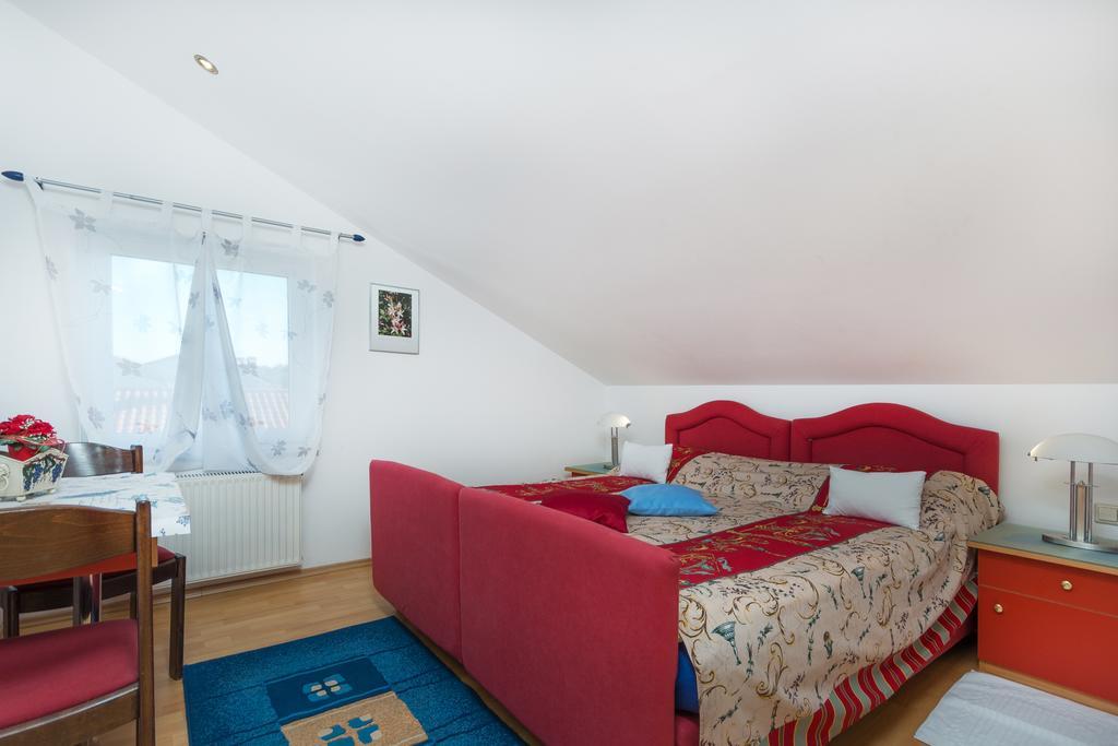 Apartments Villa-Passat Porec Bagian luar foto