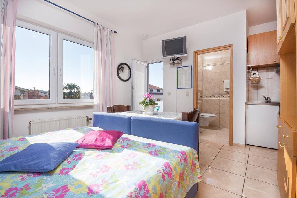 Apartments Villa-Passat Porec Bagian luar foto