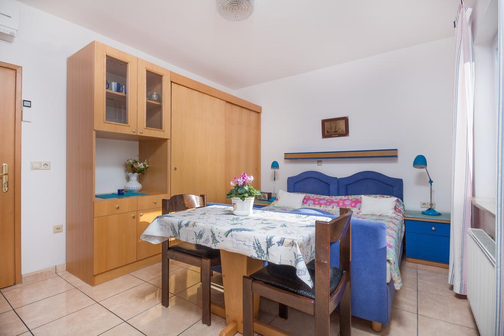 Apartments Villa-Passat Porec Bagian luar foto