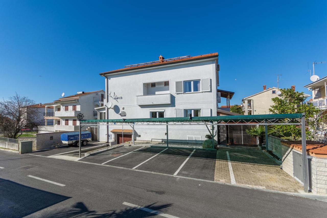Apartments Villa-Passat Porec Bagian luar foto